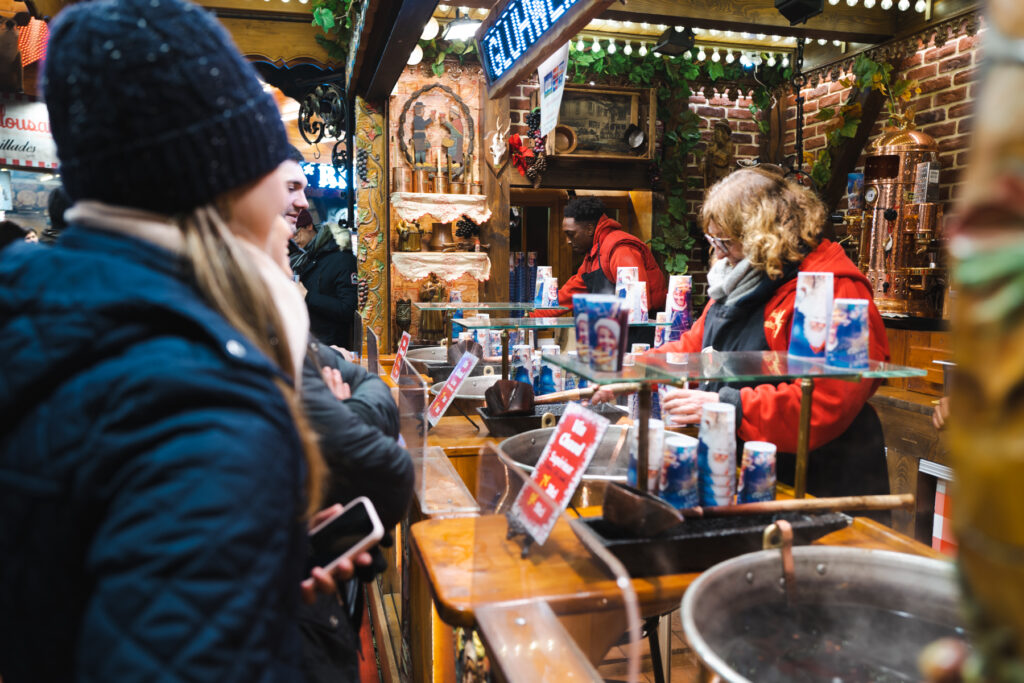 christmas market paris louvre