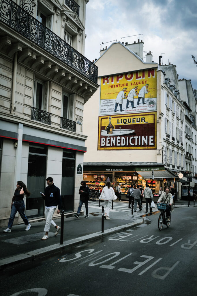 Paris Food Street, rue des martyrs 9th arrondissement